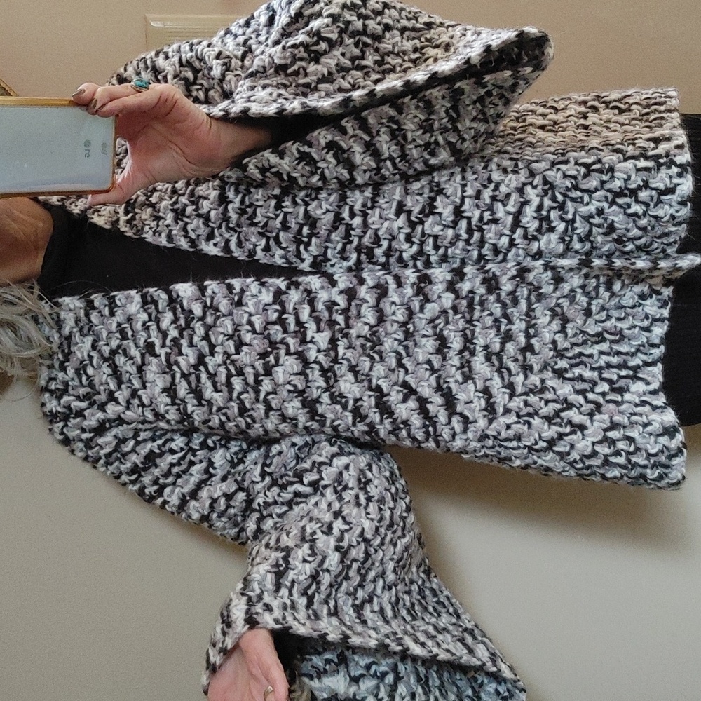 Cozy White Black & Gray Crocheted Sweater Size S to 4X